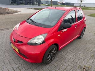 Toyota Aygo voor de hobbyist. 1.0-12V