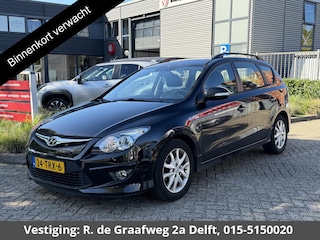 Hyundai i30 CW 1.6i i-Motion | Parkeersensoren Achter | Airco | Cruise control |