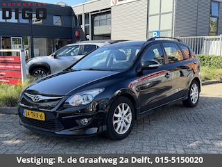 Hyundai i30 CW 1.6i i-Motion | Parkeersensoren Achter | Airco | Cruise control |