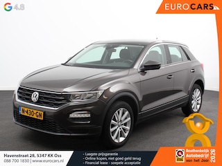 Volkswagen T-Roc 1.5 TSI Style Climate control cruise control Navigatie Parkeersensoren Lichtmetalen velgen