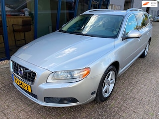 Volvo V70 2.0F Automaat Summum LEER / XENON / TREKHAAK