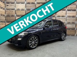 BMW X5 XDrive45e High Executive, Pano, 20"LM, Adptieve Cruise, HuD, Harman Kardon, Luchtvering, Stoel-Stuur en Achterbank verw.