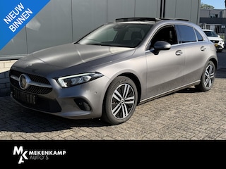 Mercedes-Benz A-klasse 250 e Business Line 17"/Panoramadak/Adaptieve cruise/Dodehoek/Stoelverwarming/LED/PDC v+a/Apple Carplay & Android Auto