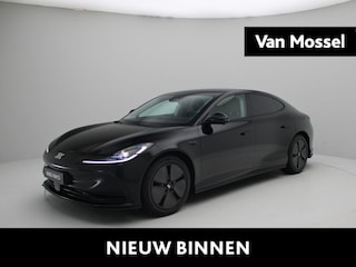 MG Overige IM5 75 Standard Range RWD MG IM5 EV 75kWh Standard Range RWD |Apple Carplay/Android auto| Elektrische achterklep| 295 PK|
