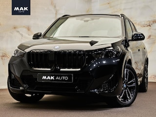 BMW X1 xDrive30e M Sport Pro , NL-auto, pano, tr.haak, H/K, 19", keyless, privacy