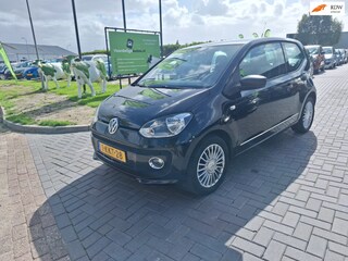 Volkswagen Up 1.0 high up! / Leuke zuinige auto / APk sept 2027