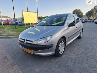 Peugeot 206 1.4 XR / Super nette auto / APK oktober 2027