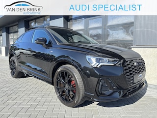 Audi Q3 35 TFSI S-Line Black Pano