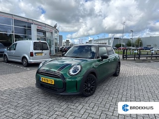 Mini Cooper 5-Deurs 1.5 Camden Edition | 16" LM Victory Spoke zwart | Airco (automatisch) | Airco (automatisch)