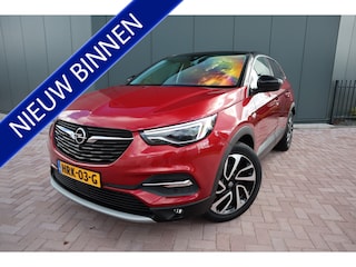 Opel Grandland X 1.2 Turbo Business Executive Automaat Panoramadak Lederen comfort stoelen Stoelverwarming/koeling Etc. Etc.