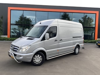 Mercedes-Benz Sprinter 319 3.0 CDI 366 L2H2 Automaat Dub Schuifdeuren Elec Airco Cruise Trekhaak & Opstap 2800 kg 3 Zits. 6 Cilinders. Euro 5 Marge geen BTW Export