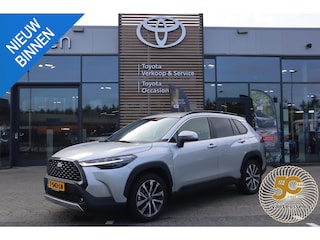 Toyota Corolla Cross 2.0 HYBRID FIRST EDITION NL-AUTO AFN-TREKHAAK BLIND-SPOT ELEK-ACHTERKLEP KEYLESS LM-VELGEN PARK-SENSOREN APPLE/ANDROID STOELVERW DRAADLOOS-LADEN AD-CRUISE BLUETOOOTH DAB+