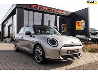 Mini Cooper 3-Deurs E Classic S 40.7 kWh, NL Auto, Stuurverwarming, SOH 96%, LED!