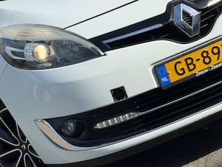 Renault Scénic 1.2 TCe Bose - Blanc Glacier - Panorama/schuifdak - 7 pers - Trekhaak