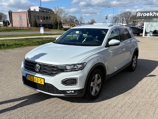 Volkswagen T-Roc 1.5 TSI 150 pk Sport | Trekhaak | Climatronic | Parkeersensoren | Ledkoplampen |