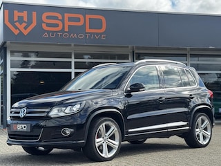 Volkswagen Tiguan 2.0 TDI R-Line 4Motion|DSG|19"|Bi-Xenon