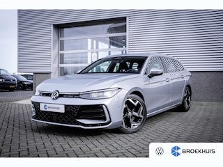 Volkswagen Passat Variant 1.5 eTSI R-Line Business | Achteruitrijcamera | Lichtmetalen velgen 18" | Matrix LED koplampen