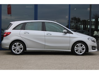 Mercedes-Benz B-klasse 180 AUT7 Prestige LEDER NAVI CAMERA TREKHAAK