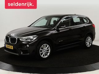 BMW X1 sDrive20i High Executive | 84.150km NAP | Trekhaak | Camera | Leder | Stoelverwarming | Head-Up | Full LED | Navigatie | Park Assist