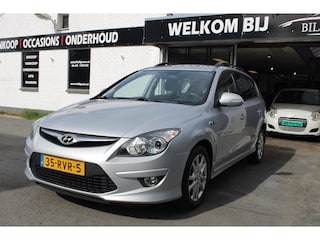 Hyundai i30 CW 1.6i i-Motion / Airco / Parkeersensoren / Elektrische ramen