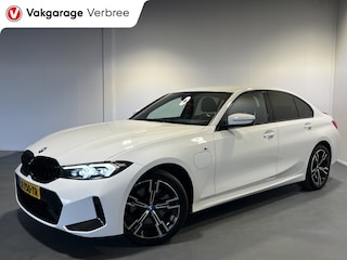 BMW 320e | Navigatie/Android/Apple Carplay | M-Pakket | Sfeerverlichting | LM Velgen | Cruise Control | Airco |