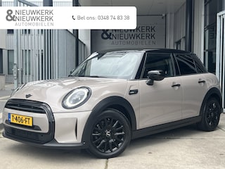 Mini Cooper 5-Deurs 1.5 Camden Edition | AUTOMAAT | CAMERA | CARPLAY | NAVI | CRUISE CONTROL | STOEL/STUURVERWARMING | PDC | CLIMATE CONTROL | LMV 16'' | KEYLESS | LED | DAB | BLUETOOTH