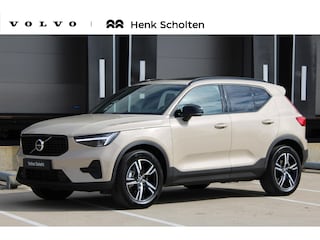 Volvo XC40 B4 Plus Dark | Panoramadak | Trekhaak | Verwarmbare voorstoelen en stuurwiel |  Premium audio by Harman Kardon | Adaptieve cruise control