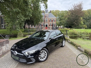 Mercedes-Benz A-klasse 200 Business Solution | Leder | Camera | Stoelverwarming | Nieuwe Service & APK | Garantie |