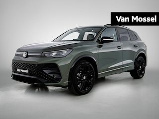 Volkswagen Tiguan 1.5 eHybrid R-Line Edition | 204 PK | Navigatie | Stoel/Stuur- Verwarming | Panoramaschuif-kanteldak | Head-up Display | Stoel- Massage en Ventilatie | Apple CarPlay en Android Auto | IQ.LIGHT |