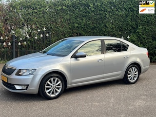 Skoda Octavia 1.4 TSI Greentech Ambition Businessline Automaat Clima Cruise PDC LMV Goed Onderhouden