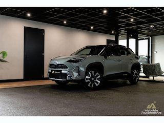 Toyota Yaris Cross Hybrid AWD-i Premiere Edition
