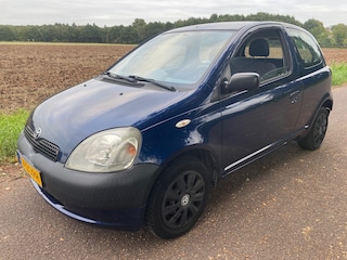 Toyota Yaris 1.0-16V VVT-i Terra