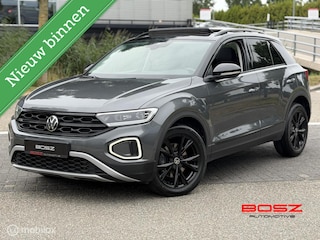 Volkswagen T-Roc 1.5 TSI DSG PANO IQ LANE KEYLESS R-LINE