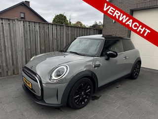 Mini Cooper 3-Deurs 1.5 Facelift Panoramadak Carplay SportLeder Keyless Navi Led Camera Pdc
