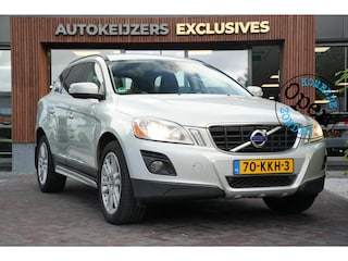 Volvo XC60 2.4D Momentum Dakspoiler Multifunctioneel stuurwiel Emergency braking Parkeersensoren achter