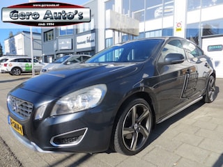 Volvo S60 1.6 T4 Kinetic 180 pk ,zeer nette auto ,prima onderhouden