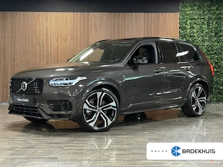 Volvo XC90 T8 AWD Recharge Ultra Dark | Vol! | Luchtvering | Stoelventilatie | Trekhaak | 360 Camera | Head-Up Display | Stoelmassage | 455pk | Harman Kardon | Adaptieve Cruise Control | Stoelverwarming voor+achter | Stuurwielverwarming | Schuifdak | 22 Inch | Full LED Meesturende koplampen | Pilot Assist | BLIS Dode Hoek Detectie | Alcantara hemelbekleding | Lederen handgrepen en zonnekleppen | Elektrische voorstoelen geheugen | Nappa Lederen bekleding | Zitting verlenging voorstoelen | Lederen Dashboard | Google Infotainment | Keyless Drive | Parkeersensoren voor+achter | Privacy Glass | Elektrisch bedienbare achterklep | Geïntegreerde zongordijnen achterportieren | Geïntegreerd kinderzitje achterin | Verlichte instaplijsten | 7-Persoons | 4-Zone Climate Control | DAB Radio | Apple Carplay/Android Auto | Draadloos telefoon opladen | Volvo On Call met mobiele App functie | Platinum Grey Metallic |