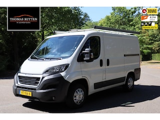 Peugeot Boxer 330 2.2 HDI L1H2 XR 2016 | Dubbele Schuifdeur | Trekhaak | Parkeersensoren | Imperiaal | Stuurwiel Bediening | 2 Sleutels | Nationale Autopas