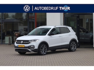 Volkswagen T-Cross 1.0 TSI Style 115PK / 85kW, LED koplampen, dodehoekdetectie (Side Assist), active info display, adaptieve cruise control (ACC), Winter Pakket (Verwarmbare voorstoelen), Apple Carplay & Android Auto, 18" LMV, privacy glas, navigatie, elektrisch verstel- en verwarmbare buitenspiegels, 2-zone climatronic, DAB+, parkeersensoren voor en achter (PDC) etc.