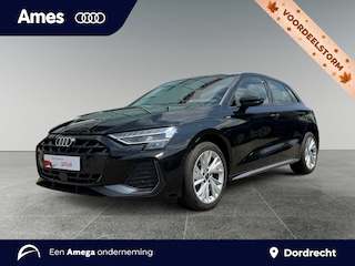 Audi A3 Sportback 35 150pk TFSI S edition Parkeersensoren | Stoelverwarming | Adaptive Cruise Control