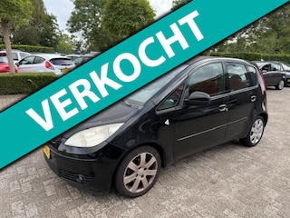 Mitsubishi Colt 1.3 Invite+ / bj.2006 / kleur: zwart / 1e eigenaar / 5 deurs / airco / NAP met 196008 km./APK 07/2027 / iets werk.