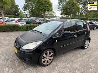 Mitsubishi Colt 1.3 Invite+ / bj.2006 / kleur: zwart / 1e eigenaar / 5 deurs / airco / NAP met 196008 km./APK 07/2027 / iets werk.