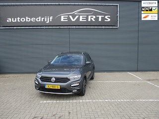 Volkswagen T-Roc 1.5 TSI Style km 104301 Camera navigatie trekhaak sportvelgen zeer mooie complete auto verkoop in opdracht