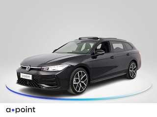 Volkswagen Passat Variant 1.5 eHybrid R-Line Edition 272 pk Automaat (DSG) | Verlengde garantie | Navigatie | Panoramadak | Trekhaak (wegklapbaar) | Lederen bekleding | Rondomzicht camera | Stoelverwarming/ventilatie |  R-Line |