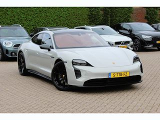 Porsche Taycan GTS 93 kWh / SoH 89,2% / Keramisch / Panoramadak / 360Camera / Achterasbesturing / Passenger Display / Burmester / Keyless / 21'' / Carbon / Ventilatie / Sportchrono+Design / Luchtvering / Dodehoek / DA