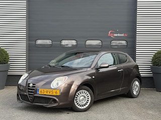 Alfa Romeo Mito 1.3 JTDm ECO Essential | Cilmate Control | Lichtmetalen Velgen | Parkeersensoren | Trekhaak |