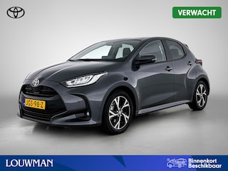 Toyota Yaris 1.5 Hybrid 115 Dynamic Comfort Pack | BTW Voertuig | Dodehoek detectie | Stoel+stuurverwarming | Parkeersensoren voor+achter | Draadloze telefoonlader | Navigatie | Apple CarPlay/Android Auto | Cruise Control Adaptive |