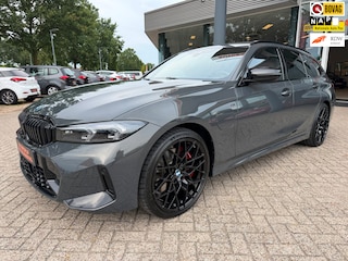 BMW 3-serie Touring 330e xDrive,Pano, LED, M-Pakket, M3 Stoelen, Virtual dash, elektrische haak, etc
