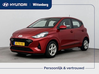 Hyundai i10 1.0 COMFORT SMART | NAVI | APPLE CARPLAY & ANDROID AUTO | CAMERA | CRUISE | 14'' LM VELGEN | STOOTSSTRIPS | FABRIEKSGARANTIE GELDIG T/M 1-2029! |