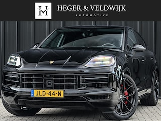 Porsche Cayenne 3.0 E-Hybrid Black Edition | Sport Chrono | Panoramadak | Bose | HUD | 360 Camera | Stoelventilatie | 18 Wegs Memory | Luchtvering | Soft Close | Ambiance Interieur | Adaptive Cruise | Stuurverwarming | Passagiers Display |